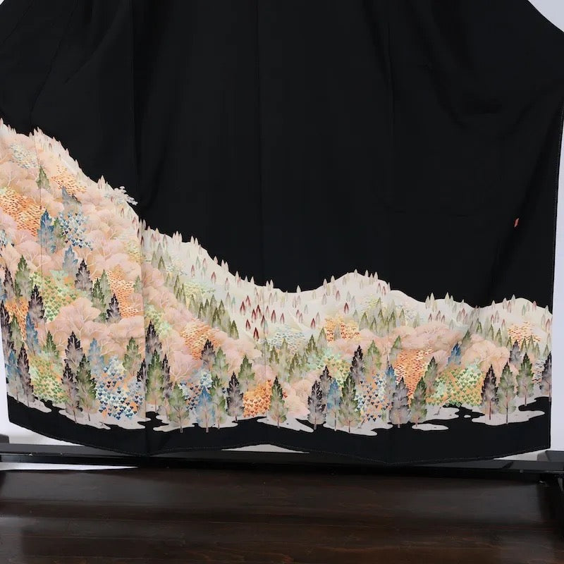 Japanese kimono used <Kurotomesode> M-size silk 100% /B715
