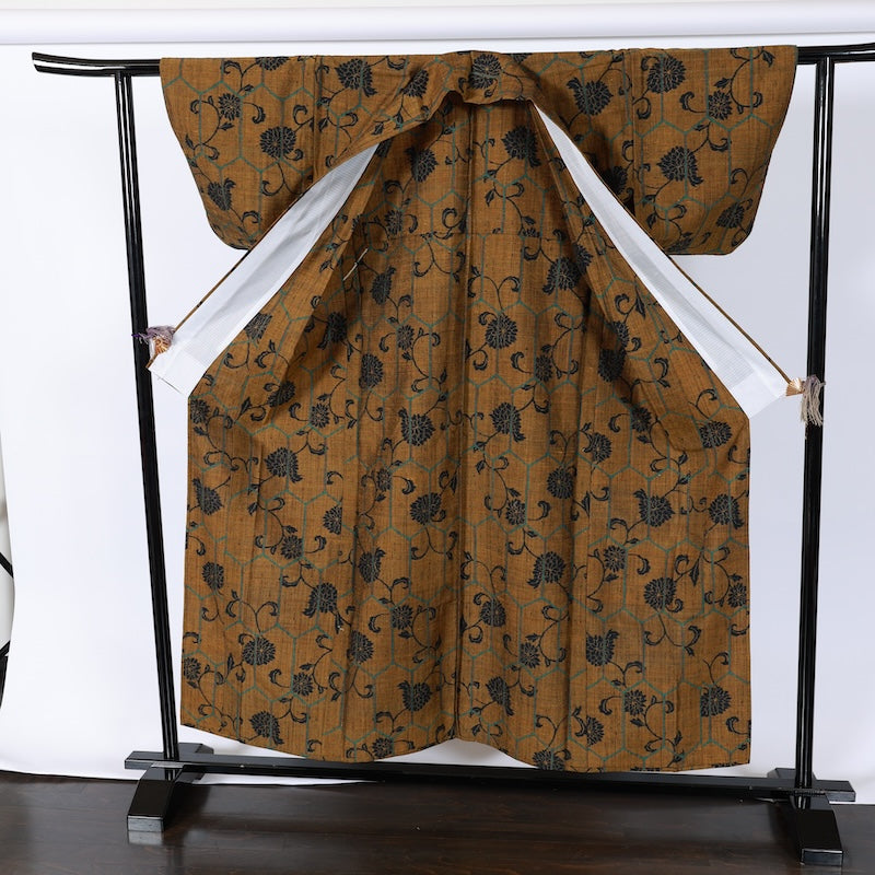 Japanese kimono used <Tsumugi> M-size silk 100% /B746