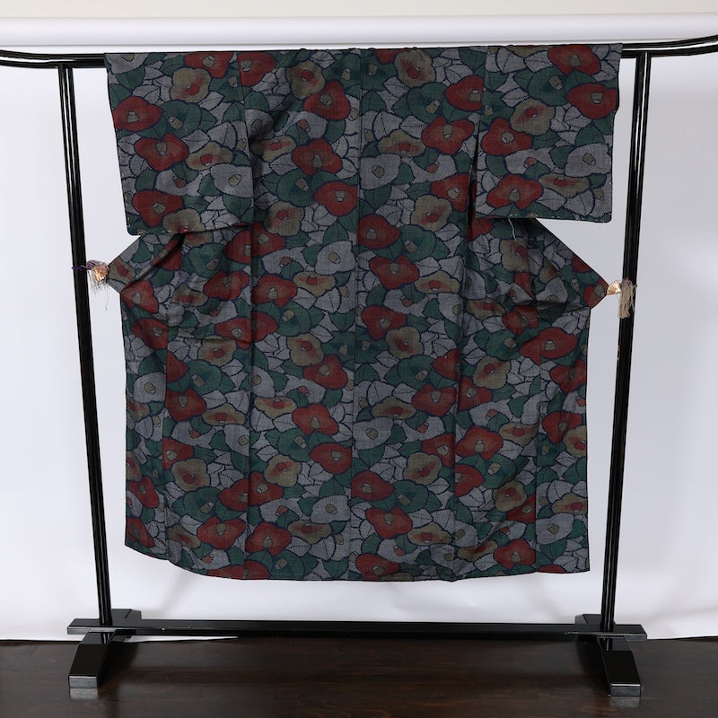 Japanese kimono used <Tsumugi> S-size silk 100% /B843