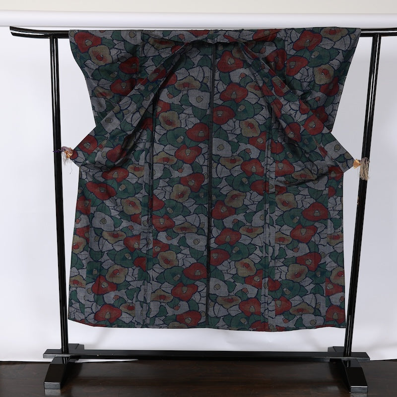 Japanese kimono used <Tsumugi> S-size silk 100% /B843