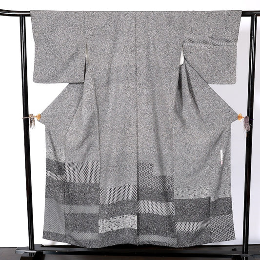 Japanease kimono used(Houmongi) M-size 100% silk /K82Black, White, Hammered, Shippo, Asanoha