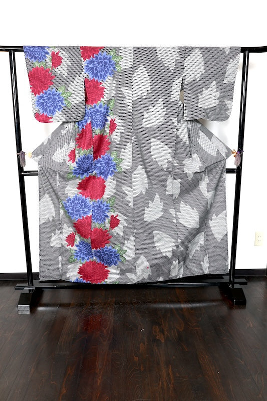 New Yukata (Japanese summer kimono) - Features contrasting shoulder designs in black, white, green, wine color, and blue-purple. b6