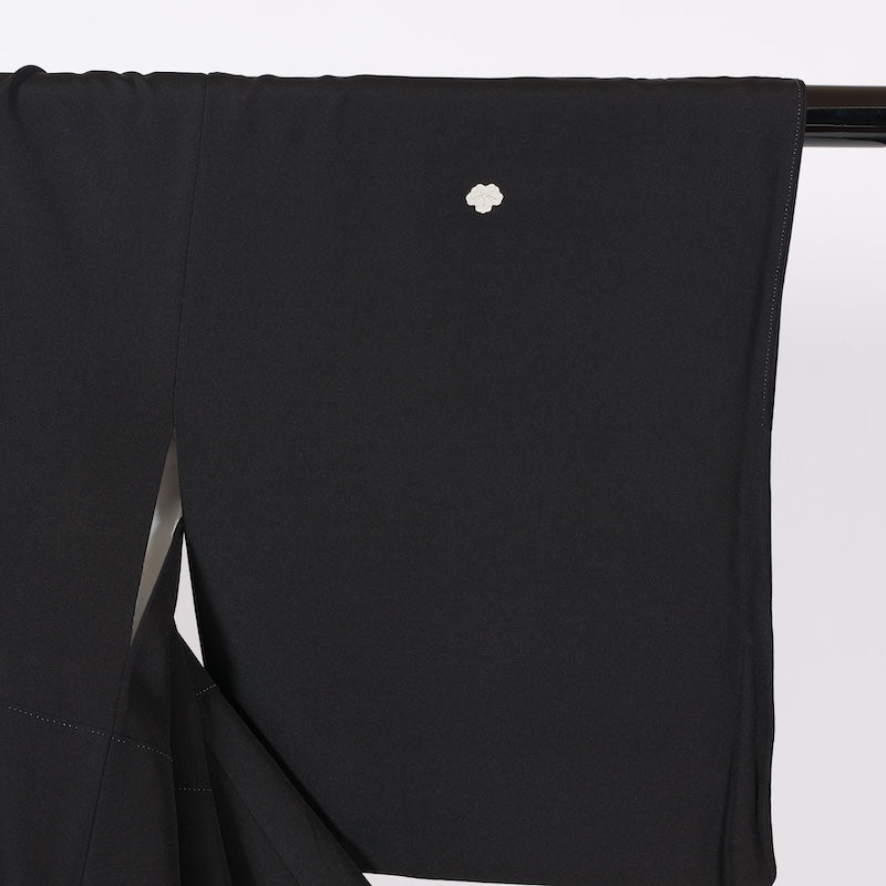 Japanese kimono (Kurotomesode) M-size 100% silk / B109