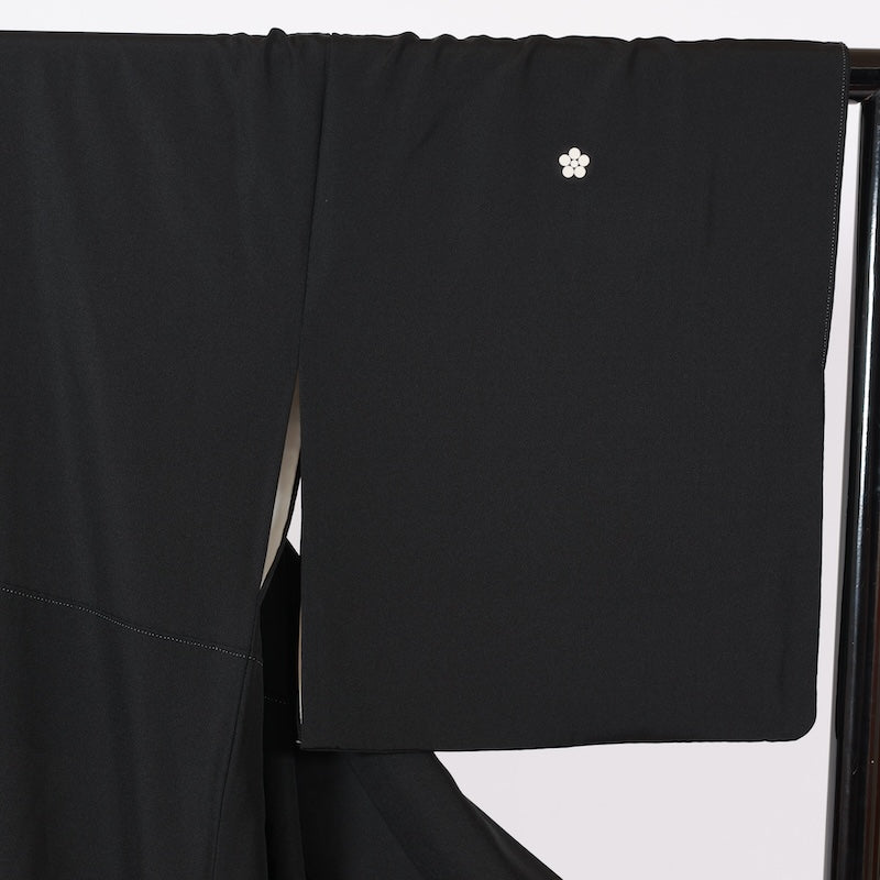 Japanese kimono (Kurotomesode) M-size 100% silk / B111