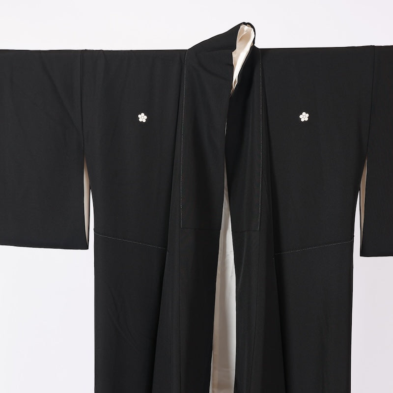 Japanese kimono (Kurotomesode) M-size 100% silk / B111