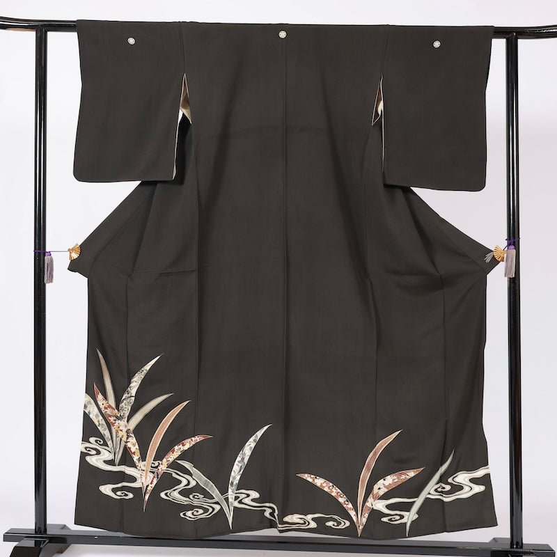 Japanese kimono (Kurotomesode) M-size 100% silk / B127