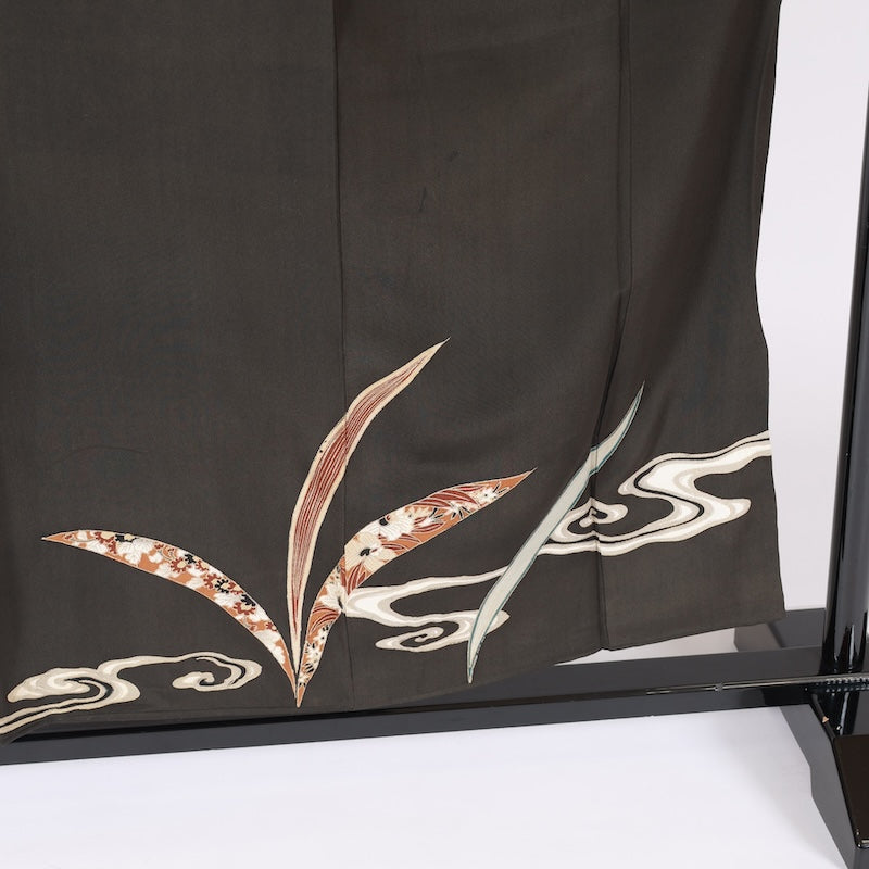 Japanese kimono (Kurotomesode) M-size 100% silk / B127