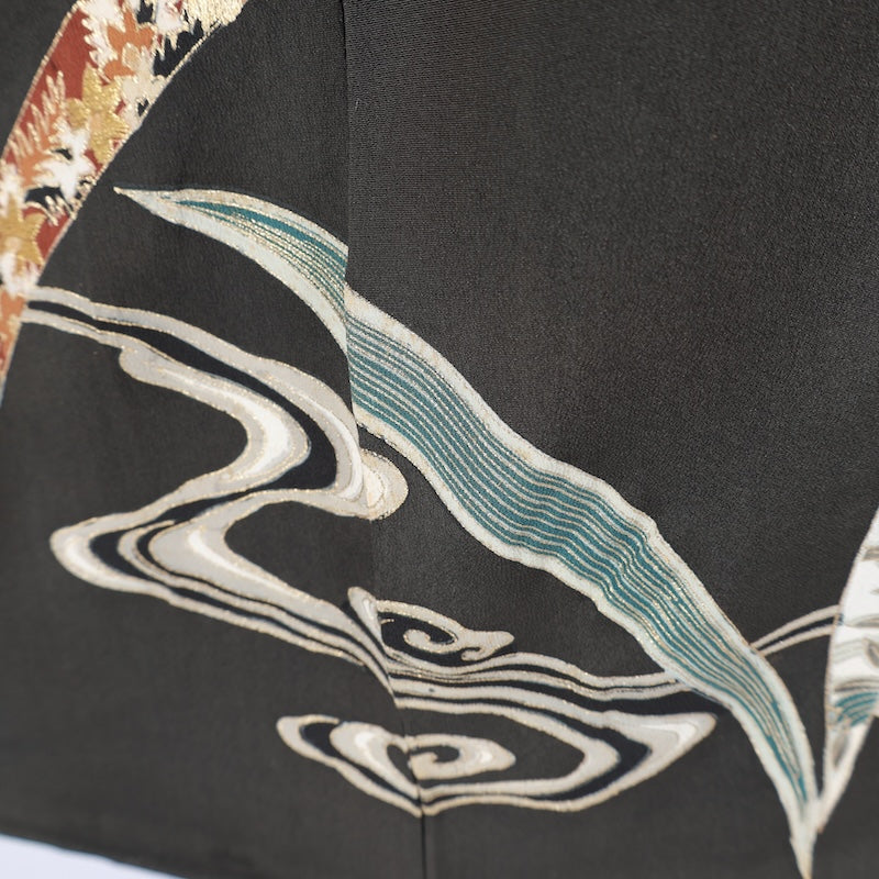 Japanese kimono (Kurotomesode) M-size 100% silk / B127