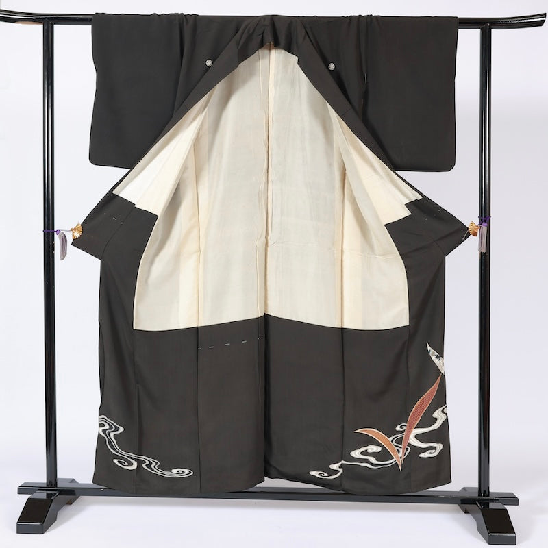 Japanese kimono (Kurotomesode) M-size 100% silk / B127