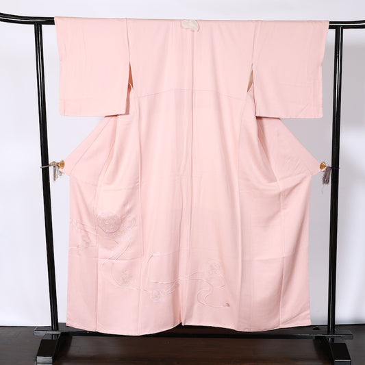 Japanease kimono New(Houmongi) M-size 100% silk K109Cherry blossom color, gold, Suzhou embroidery, one crest, Kimiyoga, knot, flower