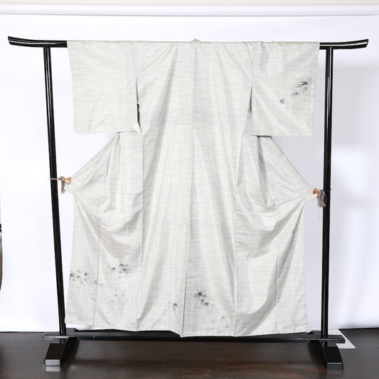 Japanease kimono used(Houmongi) M-size 100% silk /K134Authentic Oshima Tsumugi, white, black, grey, artist's work, flowers, hand-painted