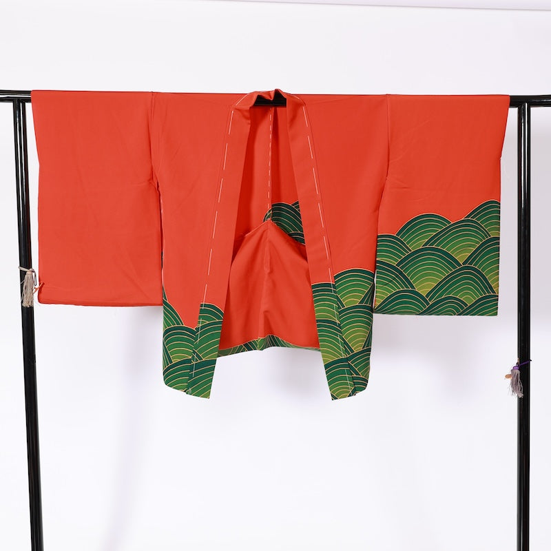 kimono jacket (Haori) 100% silk /K191. Brand new, untailored, red, green, yellow, ripple collection
