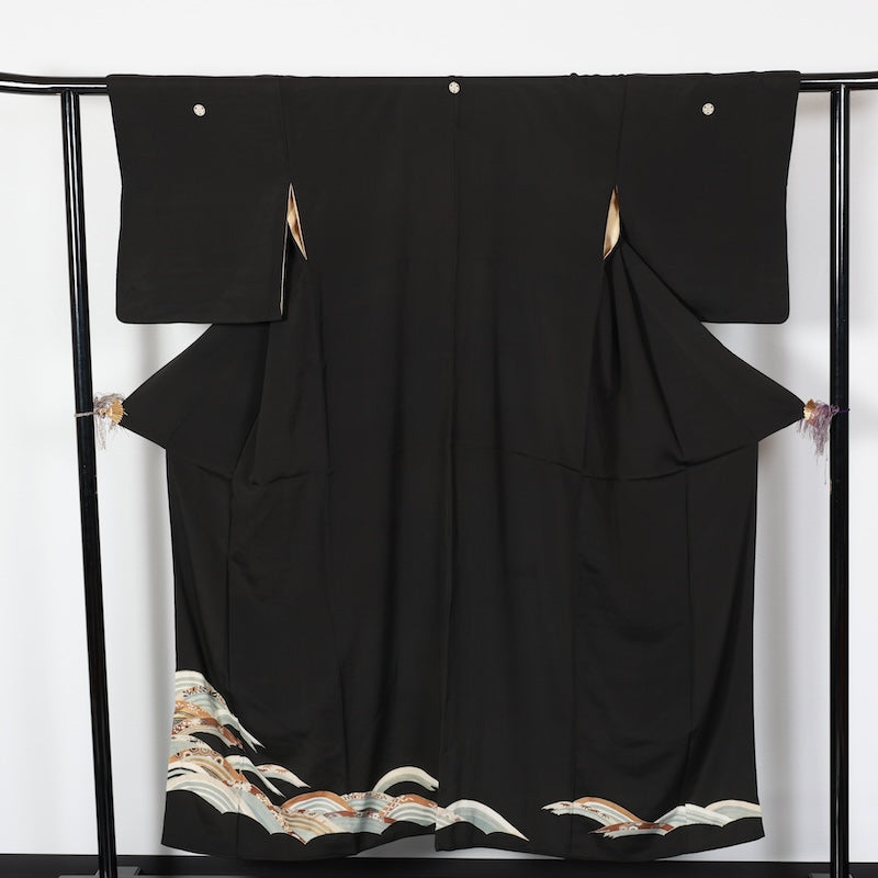 Japanese kimono used <Kurotomesode> Msize silk 100% /T439