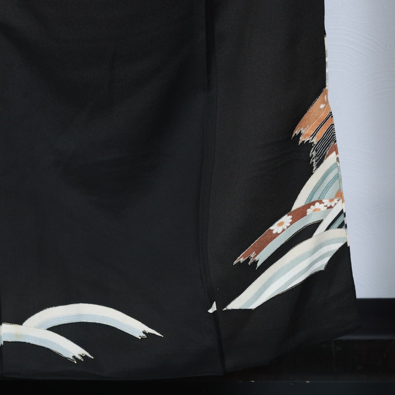 Japanese kimono used <Kurotomesode> Msize silk 100% /T439
