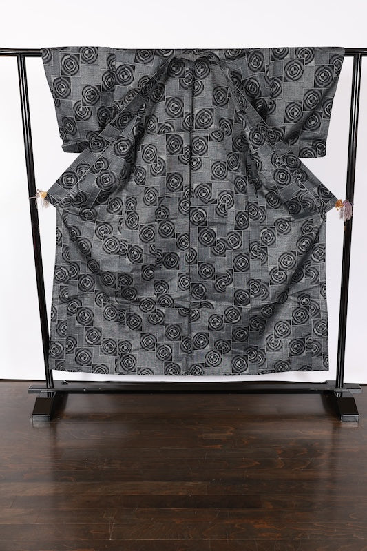 Japanese kimono used <Tsumugi> M-size silk 100% /TT40