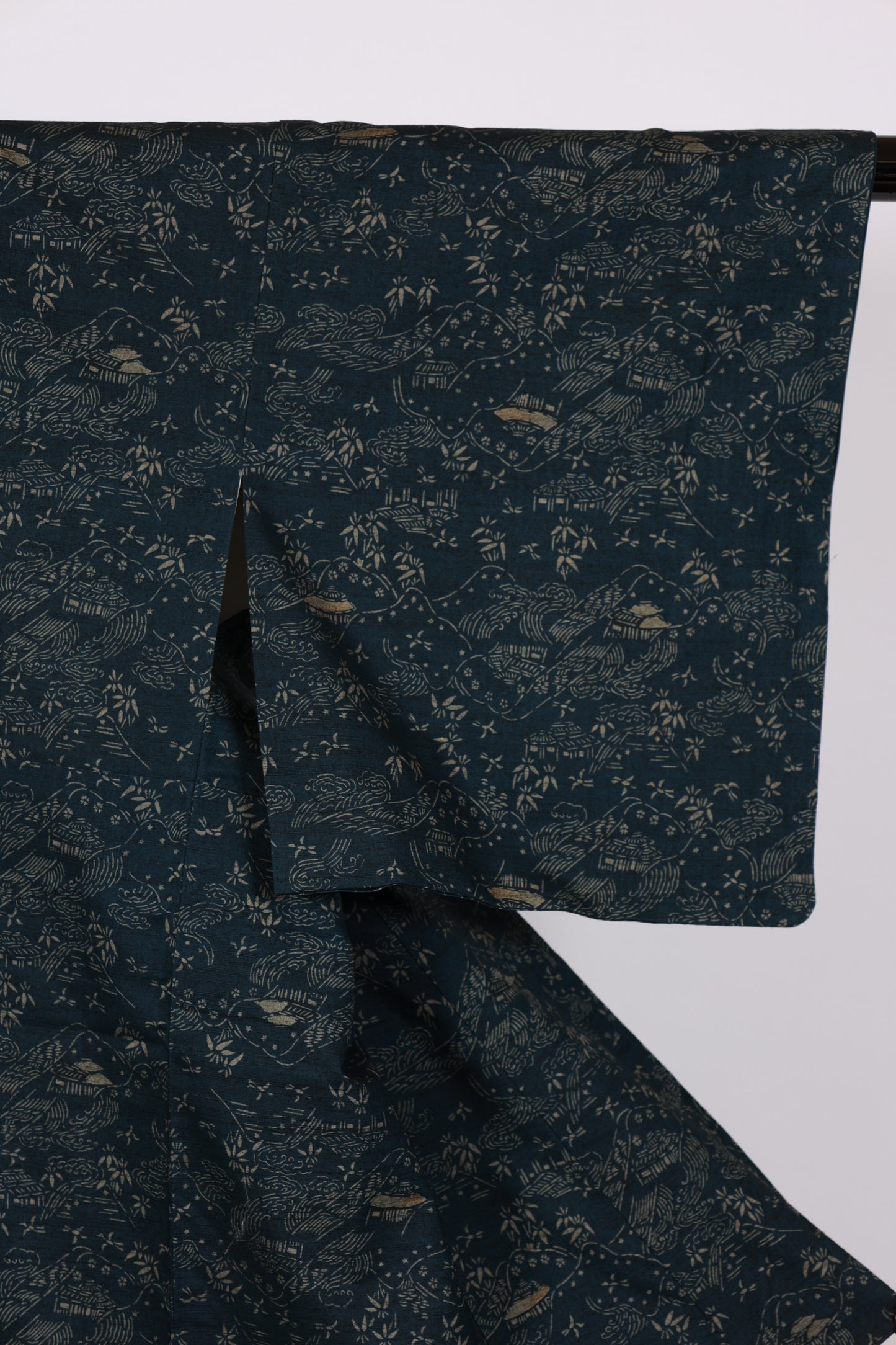 Japanese kimono used <Tsumugi> Msize silk 100% /B953