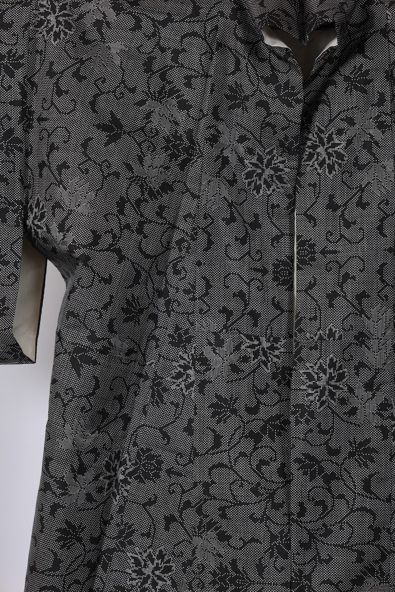 Japanese kimono used <Tsumugi> M-size silk 100% /B911