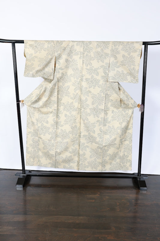 Japanese kimono used <Tsumugi> M-size silk 100% /B941