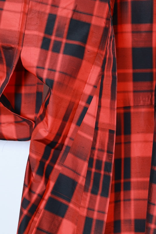 Tsumugi(Japan used kimono silk)shades of red and black checkered pattern, handwoven, R176