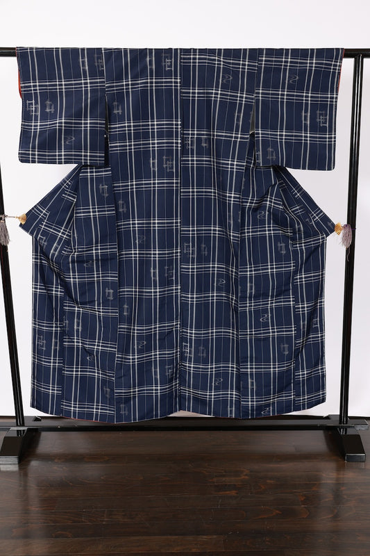 Japanese kimono used <Tsumugi> M-size silk 100% /B926