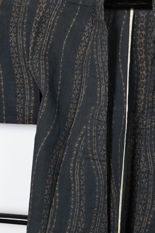 Tsumugi silk(Japan used kimono fabric), ink black, brown, ikat pattern, wavy stripes, R181