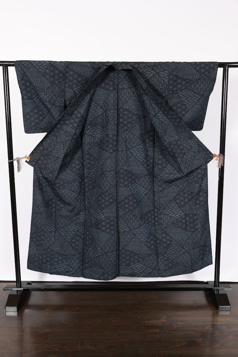 Japanese kimono used <Tsumugi> M-size silk 100% /B972