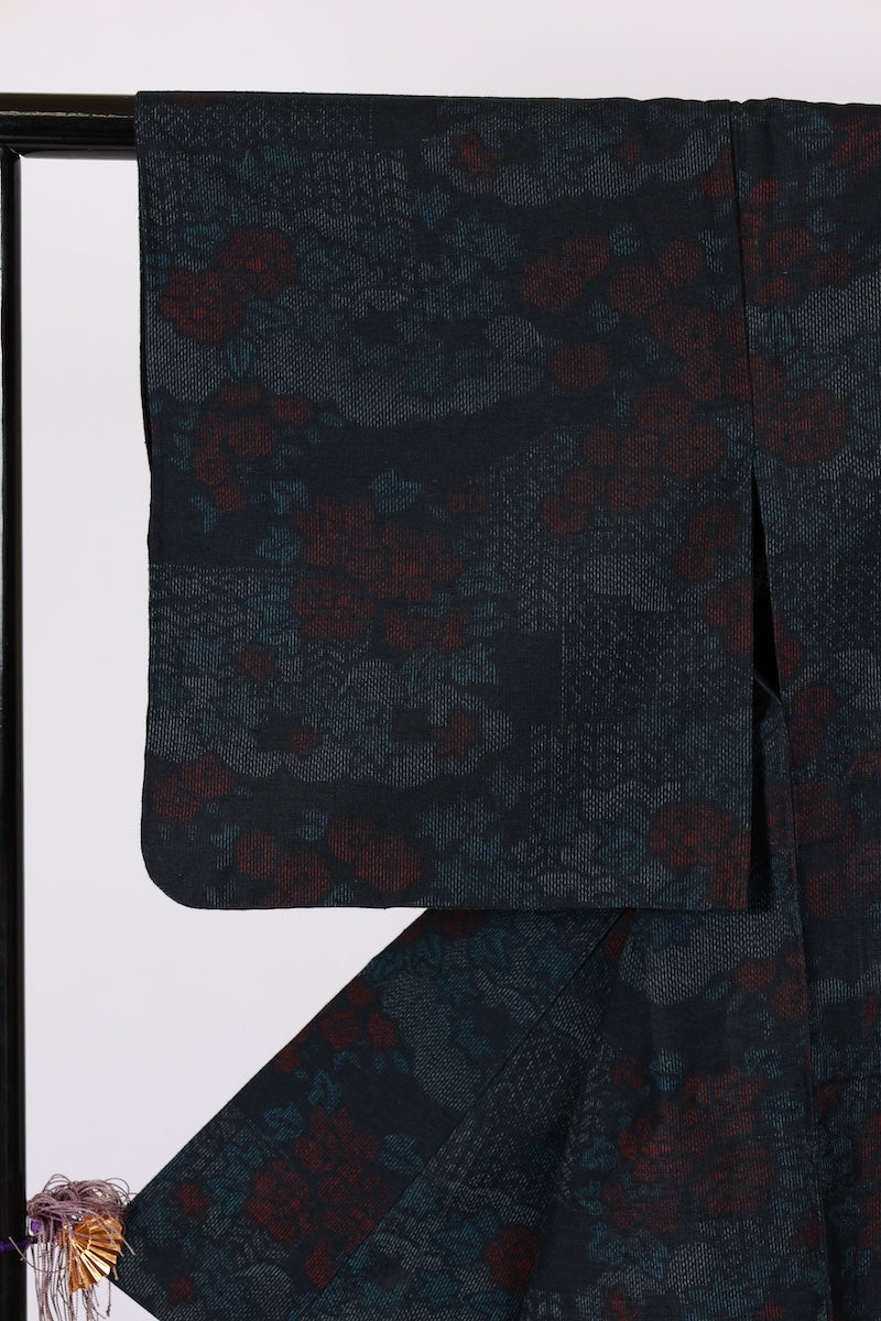 Japanese kimono used <Tsumugi> Msize silk 100% /T502