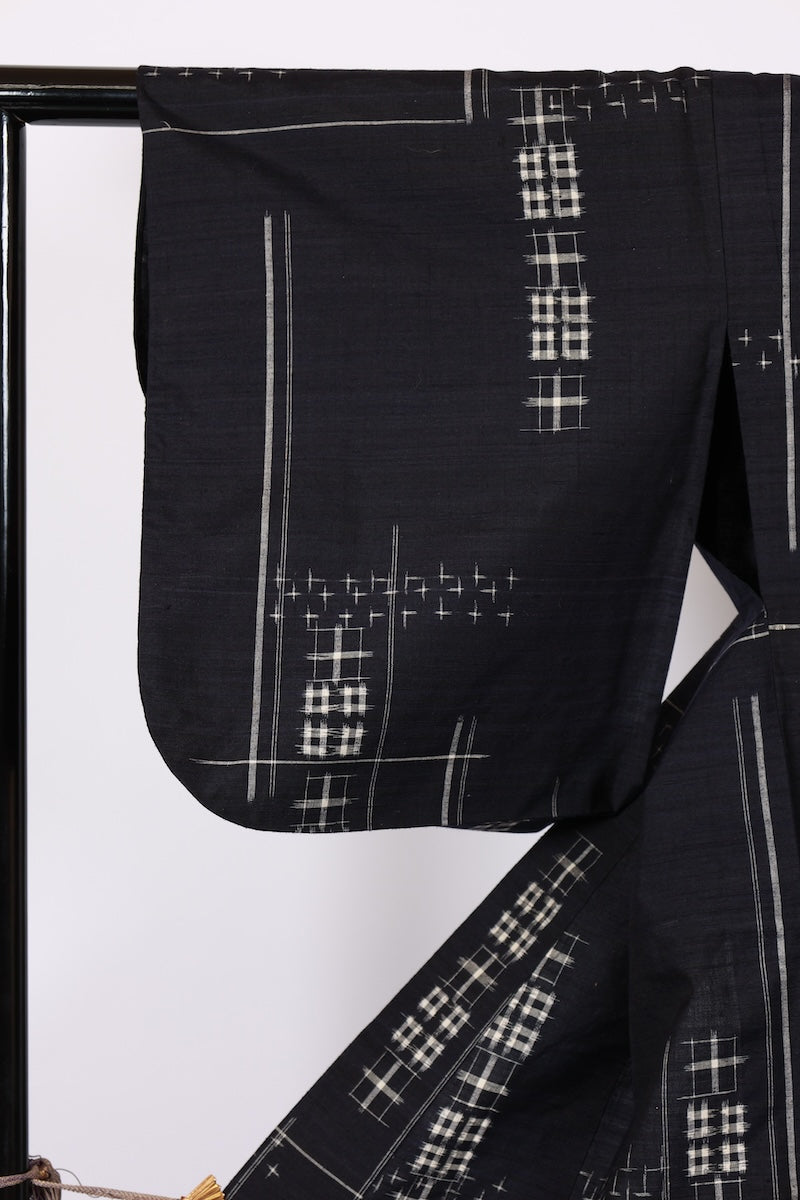 Japanese kimono used <Tsumugi> M-size silk 100% /B968