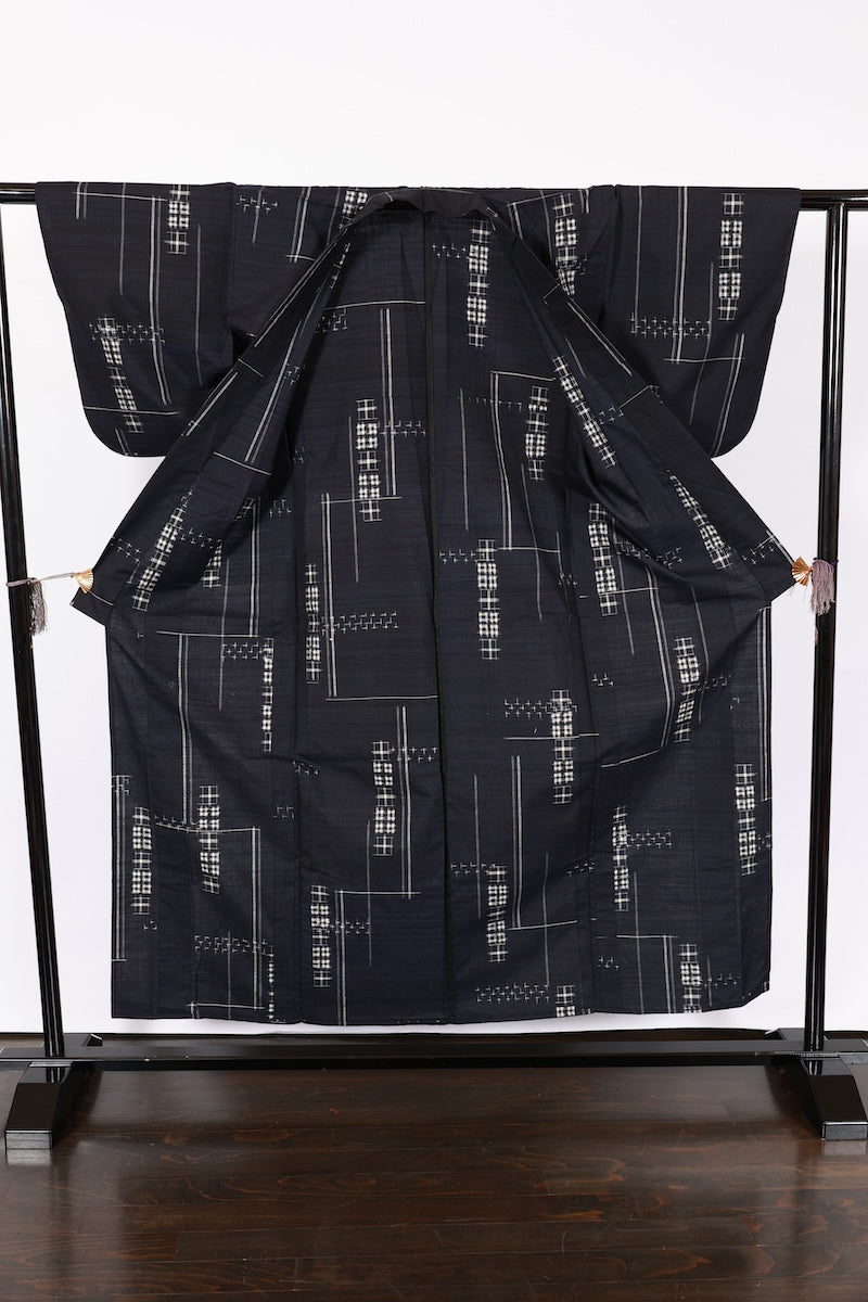 Japanese kimono used <Tsumugi> M-size silk 100% /B968