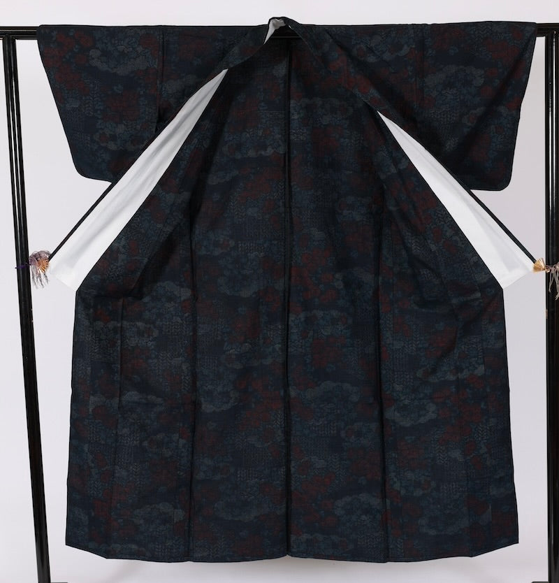 Japanese kimono used <Tsumugi> Msize silk 100% /T502
