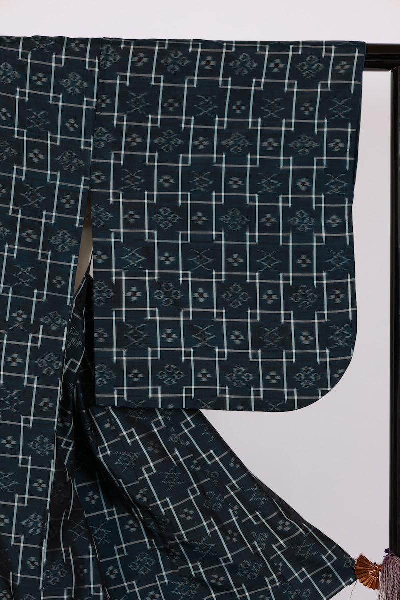 Japanese kimono used <Tsumugi> M-size silk 100% /B961
