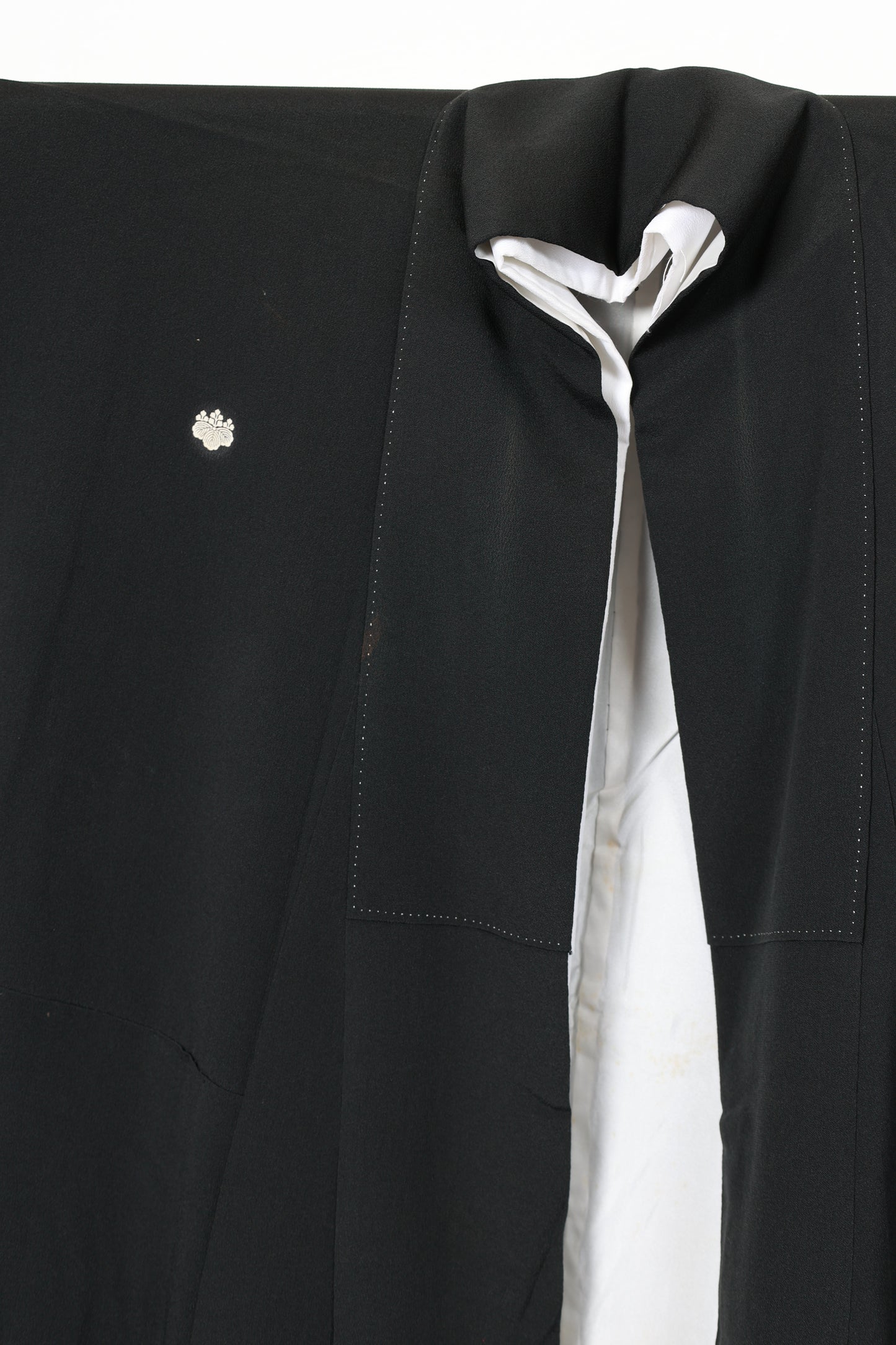 Black formal used kimono (Kurotomesode), designer piece, five crests (Gosan no Kiri), hand-painted design, R253