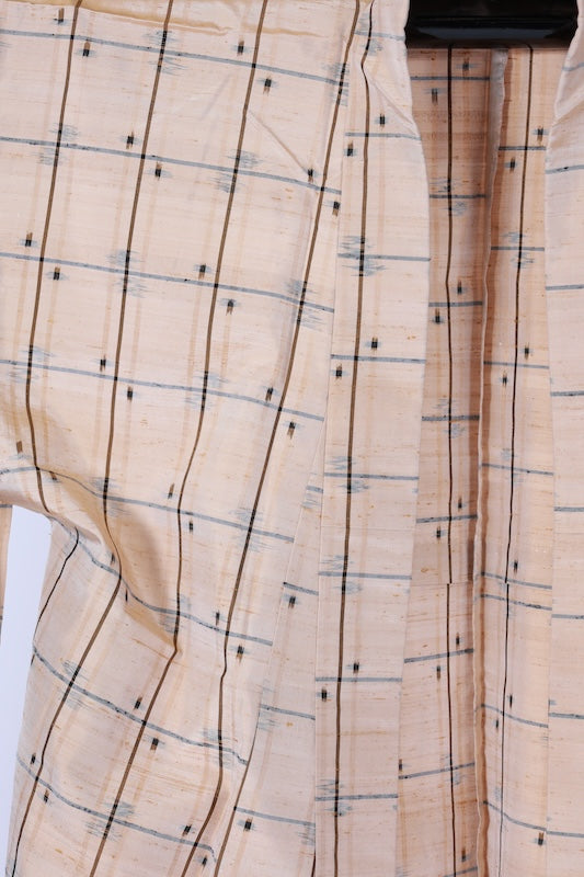 Authentic Ryukyu Tsumugi used silk fabric, beige, brown, indigo, checkered pattern, swallows.B1485