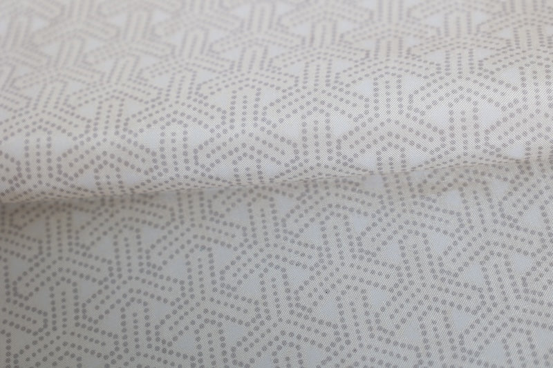 Authentic Oshima Tsumugi silk fabric, brand new, white and gray, with a water plantain pattern, post-dyed, R296