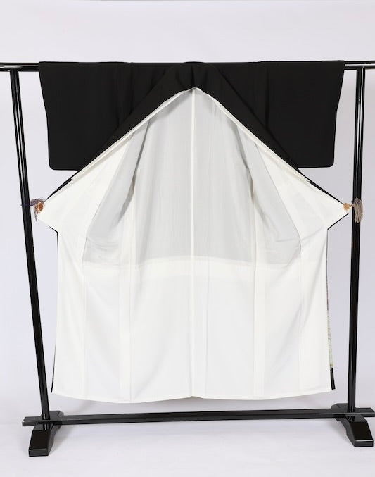 Japanese kimono used <Kurotomesode> Msize silk 100% /T595