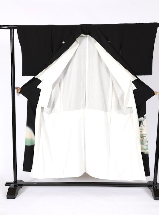 Japanese kimono used <Kurotomesode> Msize silk 100% /T594