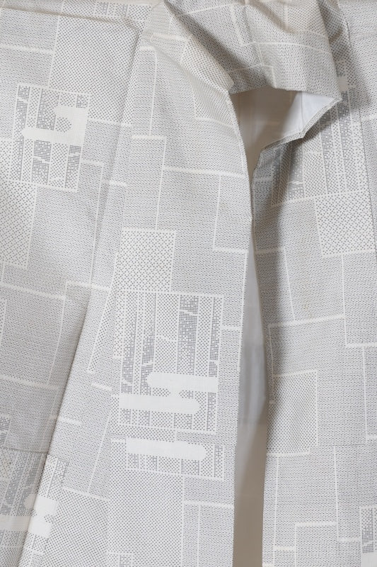 used Authentic white Oshima Tsumugi silk fabric, white and indigo, seven-mark weave, abstract pattern, J39