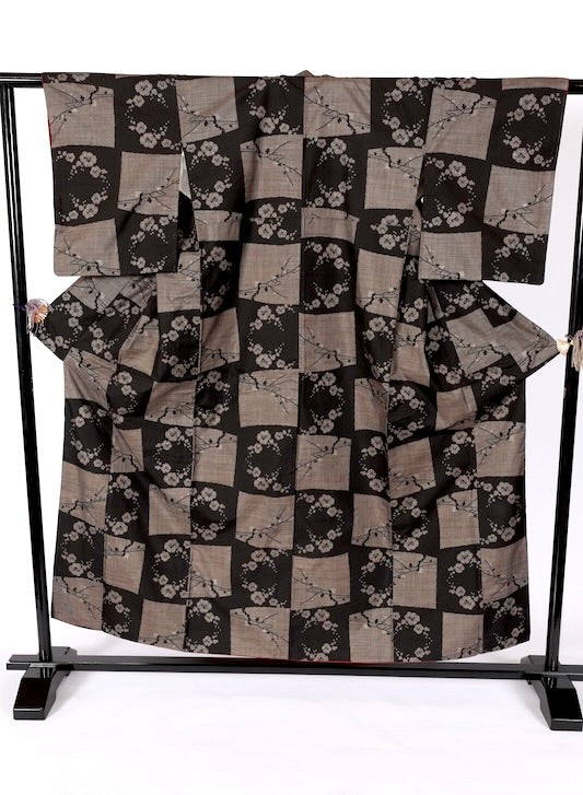 Japanese kimono used <Tsumugi> Msize silk 100% /