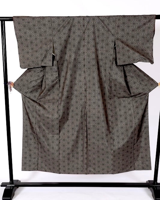 Japanese kimono used <Tsumugi> Ssize silk 100% /T579