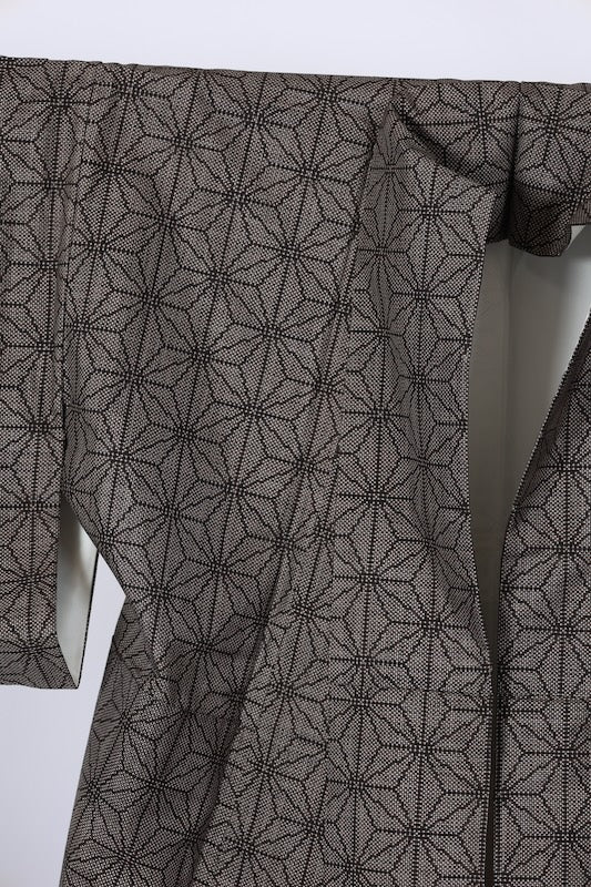 Japanese kimono used <Tsumugi> Ssize silk 100% /T579