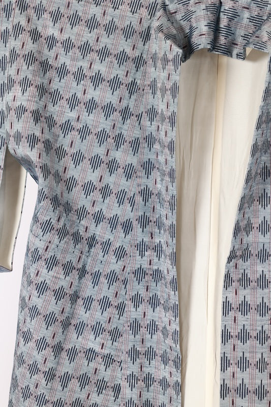 Japan used kimono Tokamachi Tsumugi silk fabric, light blue, indigo, reddish-brown, geometric pattern, handwoven, L43