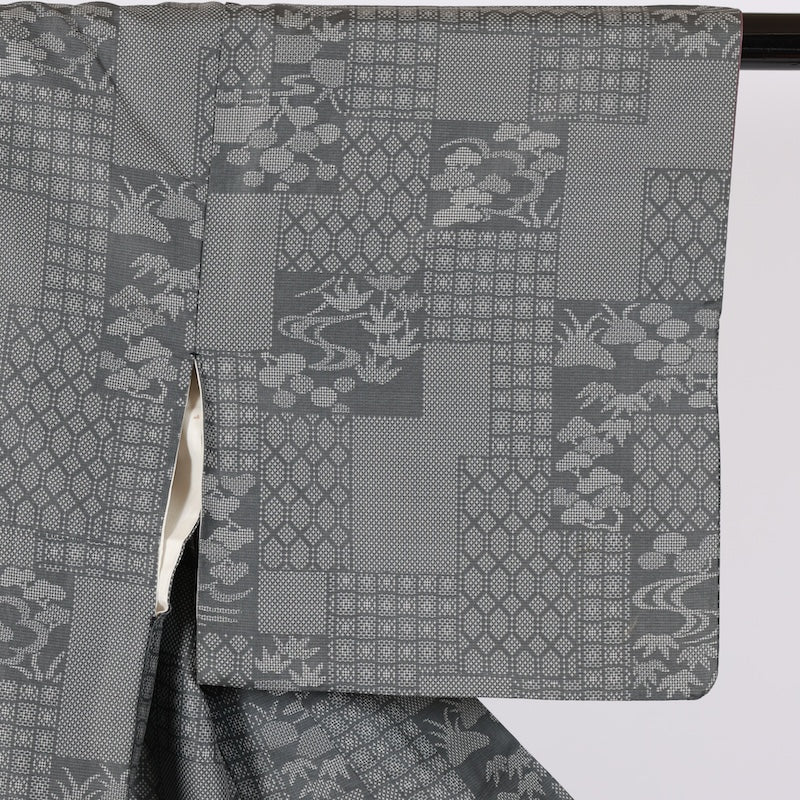 Japanese kimono used <Tsumugi> Ssize silk 100% /T623