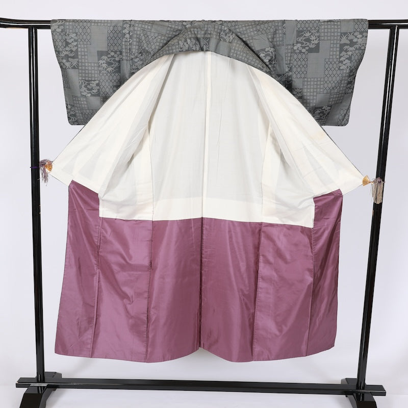 Japanese kimono used <Tsumugi> Ssize silk 100% /T623