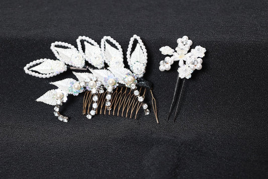 Hair Accessory – Silver, Pearl, Rhinestone pre-owned / D32