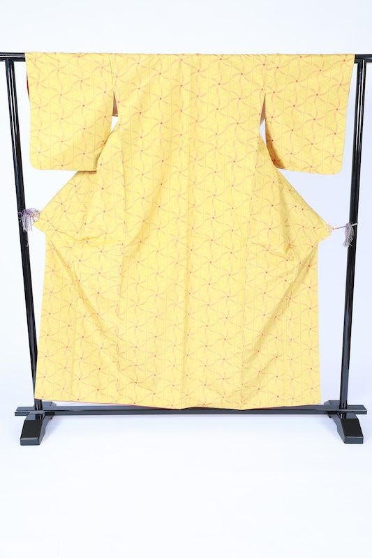 Japanese kimono used Tsumugi silk fabric, yellow, red, brown, ikat pattern, pinwheel design, handwoven, L110