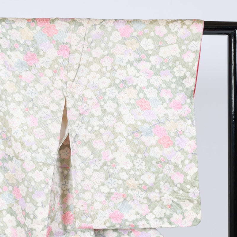 Japanese kimono (M) -size 100% silk / B388