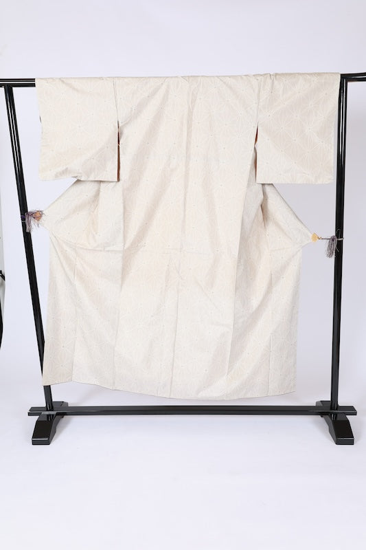 Japanese kimono used Authentic Oshima Tsumugi silk fabric, white and indigo, hemp leaf pattern, L117