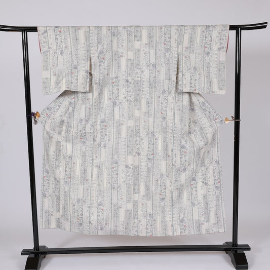 Japanese kimono (M) -size 100% silk / 386