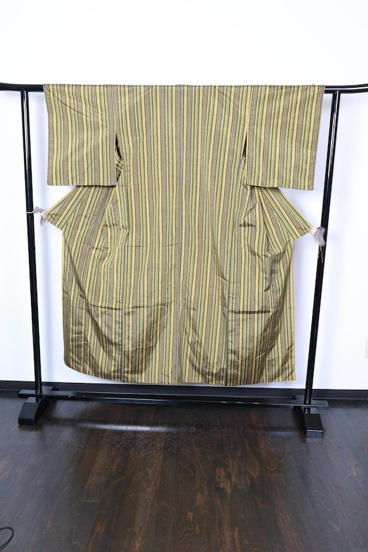 Tsumugi kimono Vibrant colors Pre-owned /D58