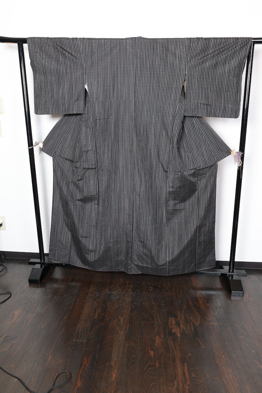 Tsumugi kimono Modern and cool Pre-owned / R420